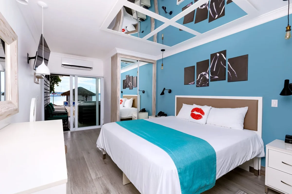 Ocean View Nude side hot tub room